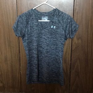 Under Armour Heat Gear Semi Fitted V-Neck T-Shirt